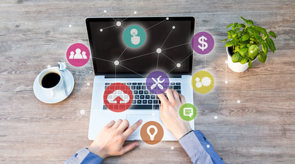 自主研发编程工具，诺丁科技通过底层软件布局B端市场暖件